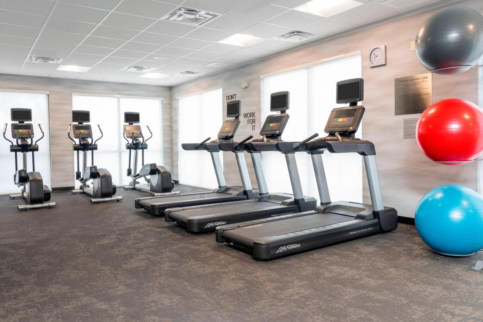 Fairfield Inn & Suites By Marriott Fair Oaks Farms Esterno foto